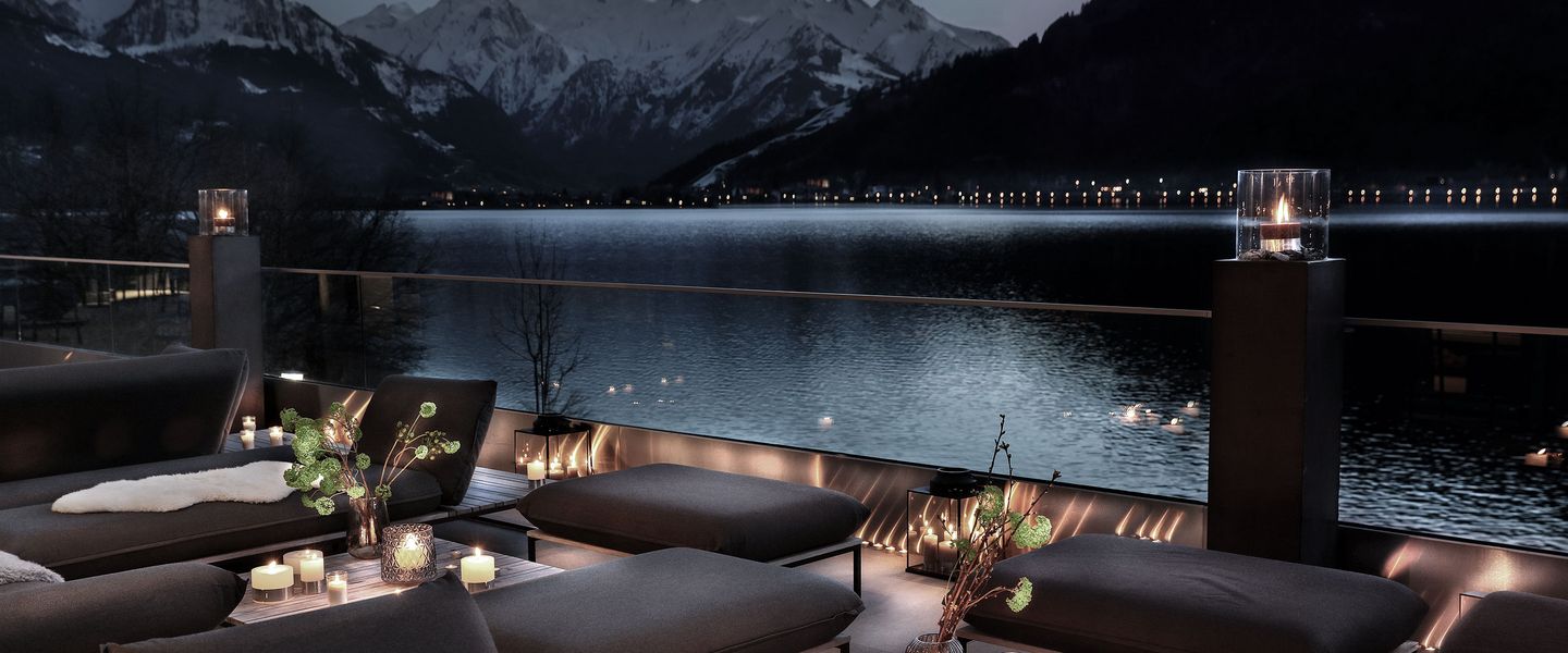 Seeterrasse am Abend Seehotel Bellevue