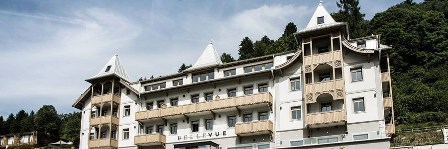 Seehotel Bellevue in Zell am See im Sommer