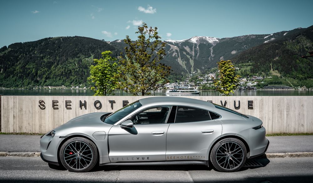 Porsche Taycan - Seehotel Bellevue Porsche Taycan Fahrspass in den Bergen - Seehotel Bellevue