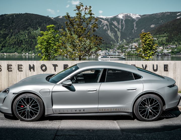 Porsche Taycan Seehotel Bellevue Porsche Taycan Fahrspass in den Bergen - Seehotel Bellevue