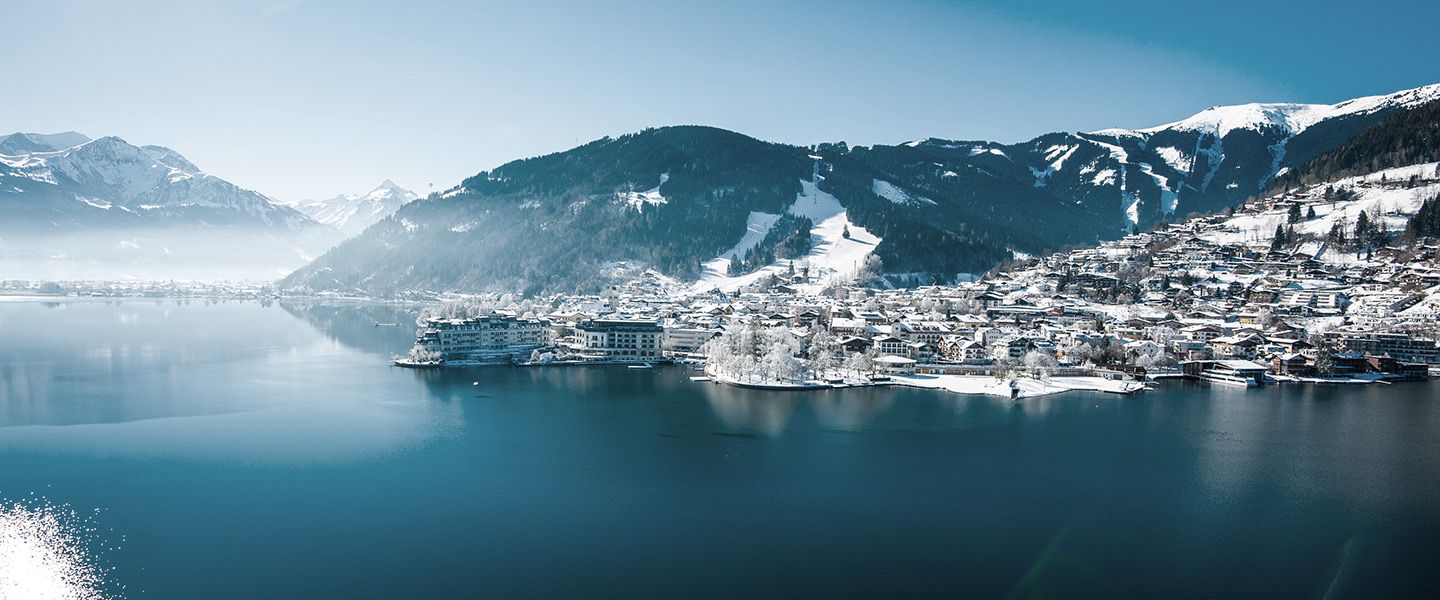 Flygfoto över vintern i Zell am See