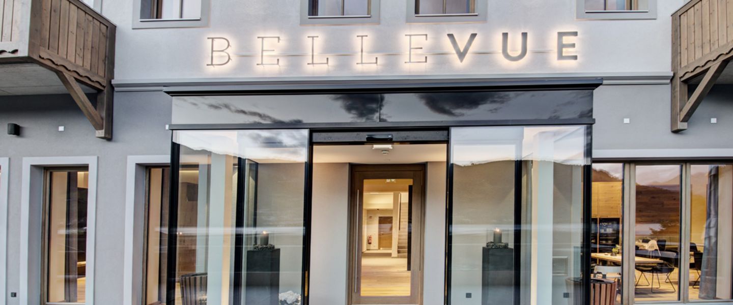 Hoteleingang Seehotel Bellevue Zell am See